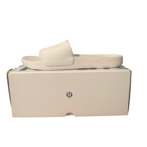 NWOT- Lululemon Slides Size 11